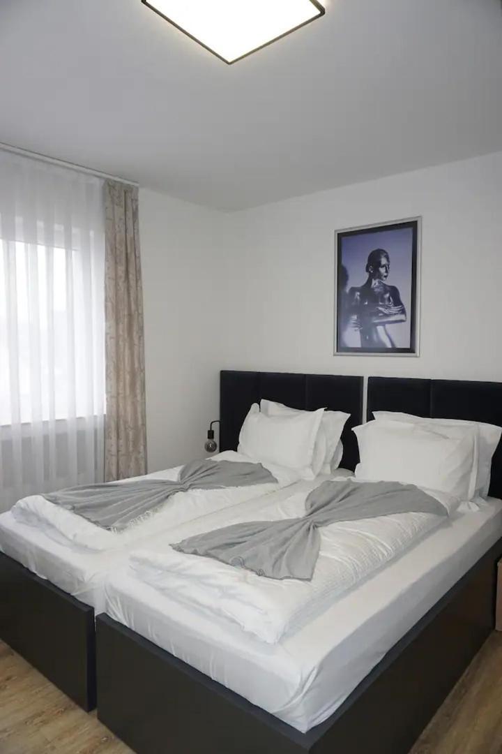 Hotel Dona Bergisch Gladbach Exterior photo